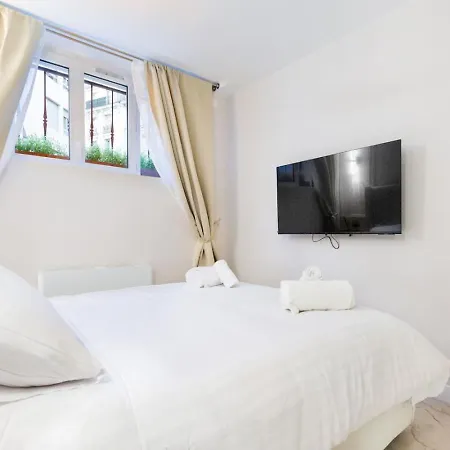 Cosy Et Chic Climatise A Montmartre Parigi