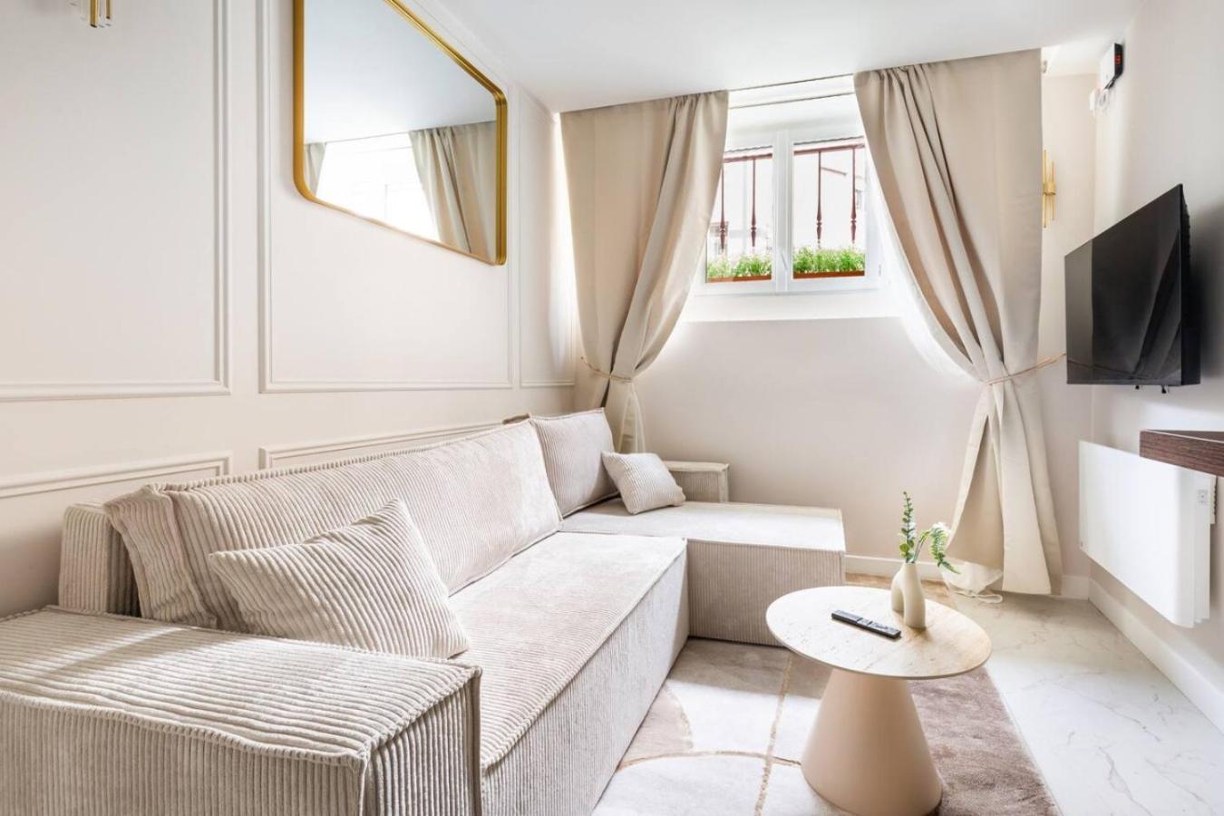 Cosy Et Chic Climatise A Montmartre * Parigi